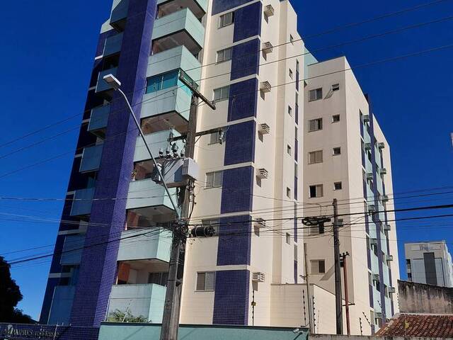 #117 - Apartamento para Venda em Londrina - PR